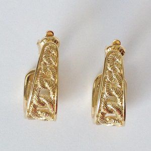 Vintage Trifari Textured Rope Clip On Earrings